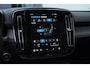Volvo XC40 211PK Automaat B4 Ultimate Dark / Adaptieve cruise control / BLIS / Pixel LED / 20” velgen / Leder interieur / Stoel en stuurwielverwarming / 360 camera / Elektrische stoelen / Panoramadak