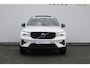 Volvo XC40 211PK Automaat B4 Ultimate Dark / Adaptieve cruise control / BLIS / Pixel LED / 20” velgen / Leder interieur / Stoel en stuurwielverwarming / 360 camera / Elektrische stoelen / Panoramadak