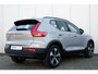 Volvo XC40 B4 Plus Dark | Verwarmbare voorstoelen | Verwarmbaar stuurwiel | Verwarmbare voorruit | Premium audio by Harman Kardon | Trekhaak | 19 inch Lichtmetalen velgen