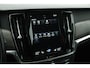 Volvo V90 Cross Country 2.0 B5 250pk AWD Pro Trekhaak Camera B&W Audio Leder Geventileerde Stoelen HUD Panoramadak