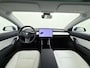 Tesla Model 3 Long Range AWD 75kWh SOH 88% 463PK Lmv 19" Ivoor Premium Audio AutoPilot Panoramadak Camera's Leer Adaptive-Cruise-Control+Stop&Go Pdc Dual-Ecc Dual-Motor Keyless 4WD Stoel en achterbank verwarming Elektr.Stoelen+Memory+Easy-Entry WiFi Origineel Nederlandse Auto Garantie op Accu/Motor tot 20-12-2027/192.000km