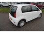 Volkswagen Up! 1.0 60PK 4D BMT Executive Clima Apps PDC Cruise Camera