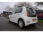 Volkswagen Up! 1.0 60PK 4D BMT Executive Clima Apps PDC Cruise Camera