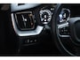 Volvo XC60 T8 Recharge AWD Momentum | Parkeercamera | Stoelverwarming | Trekhaak | Leder | HUD | Keyless