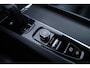 Volvo XC60 T8 Recharge AWD Momentum | Parkeercamera | Stoelverwarming | Trekhaak | Leder | HUD | Keyless