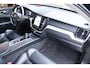 Volvo XC60 T8 Recharge AWD Momentum | Parkeercamera | Stoelverwarming | Trekhaak | Leder | HUD | Keyless