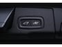 Volvo XC60 T8 Recharge AWD Momentum | Parkeercamera | Stoelverwarming | Trekhaak | Leder | HUD | Keyless