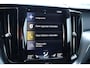 Volvo XC60 T8 Recharge AWD Momentum | Parkeercamera | Stoelverwarming | Trekhaak | Leder | HUD | Keyless