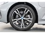 BMW 3-Serie Touring 330e xDrive M Sport | Pano | HUD | Leder | Adapt. Cruise | Camera | Elek. Stoelen | Keyless | Stoelverw.