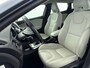 Volvo V40 2.0 T3 Inscription | Luxury Line o.a. Panoramadak | Navigatie | Standkachel met timer | Lederen bekleding |