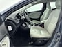 Volvo V40 2.0 T3 Inscription | Luxury Line o.a. Panoramadak | Navigatie | Standkachel met timer | Lederen bekleding |