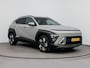Hyundai Kona 1.6 GDI HEV Comfort Smart | Stoel en stuurwiel verwarming | Parkeer sensoren voor en achter | Navigatie en Apple Carplay Android Auto |