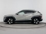 Hyundai Kona 1.6 GDI HEV Comfort Smart | Stoel en stuurwiel verwarming | Parkeer sensoren voor en achter | Navigatie en Apple Carplay Android Auto |