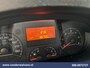Peugeot Boxer 2.2 BlueHDi 141pk Bakwagen 436cm Lang Laadklep Euro6 Airco | Cruisecontrol | 1085kg laadvermogen Bijrijdersbank