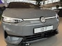 Volkswagen ID.7 Pro Limited Edition 77 kWh | 286 PK | !VOORRAAD! DIT JAAR NOG RIJDEN MET 17% BIJTELLING | 19 inch bergen velgen | Stoel/stuurverwarming | Memory stoelen | massagefunctie | 360 graden camera | Elektrische klep | Verlichte logo's | IQ.light | Keyless Access | Voorruit verwarmbaar | Sfeerverlichting |