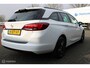 Opel Astra Sports Tourer 1.2 110 PK Design & Tech, Donker glas, PDC + camera, Cruise, Navi, Clima, App connect, Trekhaak Aktie voor € 500,-