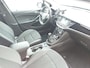Opel Astra Sports Tourer 1.2 Business Elegance | Achteruitrijcamera | Parkeersensoren | Trekhaak | Navigatie | Apple Carplay/Android auto | Bluetooth | Automatische regen/lichtsensoren | Elektrische zijspiegels + ramen |