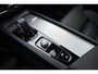 Volvo XC60 T6 350PK Automaat Plug-in Hybrid AWD Plus Dark / Navigatie / 360 Camera / Adaptieve Cruise Control / Stuur & Stoelverwarming / Elektr. Achterklep / Schuifdak / Trekhaak