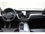 Volvo XC60 T6 350PK Automaat Plug-in Hybrid AWD Plus Dark / Navigatie / 360 Camera / Adaptieve Cruise Control / Stuur & Stoelverwarming / Elektr. Achterklep / Schuifdak / Trekhaak