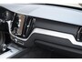 Volvo XC60 T6 350PK Automaat Plug-in Hybrid AWD Plus Dark / Navigatie / 360 Camera / Adaptieve Cruise Control / Stuur & Stoelverwarming / Elektr. Achterklep / Schuifdak / Trekhaak