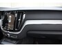 Volvo XC60 T6 350PK Automaat Plug-in Hybrid AWD Plus Dark / Navigatie / 360 Camera / Adaptieve Cruise Control / Stuur & Stoelverwarming / Elektr. Achterklep / Schuifdak / Trekhaak