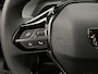 Peugeot e-2008 EV GT-Avantage 54 kWh | Alcantara Bekleding | Verwarmbare Voorstoelen | Navigatie | 360 °C Camera | Dodehoekbewaking |