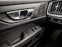 Volvo V60 2.0 B3 Sport 177Pk Automaat (APPLE CARPLAY, GROOT NAVI, HARMAN/KARDON, LEDER, STUUR/STOELVERWARMING, CAMERA, SPORTSTOELEN, GETINT GLAS, ADAPTIVE CRUISE, KEYLESS, ELEK ACHTERKLEP, NIEUWSTAAT)