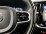 Volvo V60 2.0 B3 Sport 177Pk Automaat (APPLE CARPLAY, GROOT NAVI, HARMAN/KARDON, LEDER, STUUR/STOELVERWARMING, CAMERA, SPORTSTOELEN, GETINT GLAS, ADAPTIVE CRUISE, KEYLESS, ELEK ACHTERKLEP, NIEUWSTAAT)