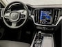 Volvo V60 2.0 B3 Sport 177Pk Automaat (APPLE CARPLAY, GROOT NAVI, HARMAN/KARDON, LEDER, STUUR/STOELVERWARMING, CAMERA, SPORTSTOELEN, GETINT GLAS, ADAPTIVE CRUISE, KEYLESS, ELEK ACHTERKLEP, NIEUWSTAAT)