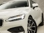 Volvo V60 2.0 B3 Sport 177Pk Automaat (APPLE CARPLAY, GROOT NAVI, HARMAN/KARDON, LEDER, STUUR/STOELVERWARMING, CAMERA, SPORTSTOELEN, GETINT GLAS, ADAPTIVE CRUISE, KEYLESS, ELEK ACHTERKLEP, NIEUWSTAAT)