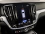 Volvo V60 2.0 B3 Sport 177Pk Automaat (APPLE CARPLAY, GROOT NAVI, HARMAN/KARDON, LEDER, STUUR/STOELVERWARMING, CAMERA, SPORTSTOELEN, GETINT GLAS, ADAPTIVE CRUISE, KEYLESS, ELEK ACHTERKLEP, NIEUWSTAAT)
