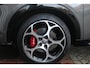 Alfa Romeo Tonale 1.5T 160PK Hybrid VELOCE | PREMIUM PACK: LEDEREN BEKLEDING/GEVENTILEERDE VOORSTOELEN/4-VOUDIG ELEKTRISCH VERSTELBARE LENDESTEUN VOORSTOELEN/HOOGGLANS ZWARTE RAAMOMLIJSTING/AMBIENT LIGHTING | TECHNOLOGY PACK: PARKEERWAARSCHUWING VOOR EN ACHTER/360° CAMERA/AUTOMATISCH INPARKEREN/ AUTONOMOUS DRIVING LEVEL 2: ADAPTIVE CRUISE CONTROL/LANE CENTERING ASSIST/TRAFFIC JAM ASSIST DODEHOEK DETECTIE AUTOMATISCH DIMMENDE BUITENSPIEGELS ELEKTRISCH BEDIENBARE ACHTERKLEP | WINTERPACK: STOELVERWARMING VOOR/STUURVERWARMING/VERWARMBARE RUITENSPROEIERS | 19" LICHTMETALEN VELGEN | DRAADLOZE TELEFOONLADER | NAVIGATIE | DRAADLOZE APPLE CARPLAY/ANDROID AUTO | FULL LED MATRIX KOPLAMPEN |