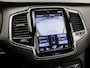 Volvo XC90 2.0 T8 Twin Engine AWD R-Design 7 Persoons 408Pk Automaat (PANORAMADAK, LUCHTVERING, BOWERS&WILKINS, HEAD-UP DISPLAY, 360 CAMERA, APPLE CARPLAY, LUXE LEDER, MEMORY SEATS, TREKHAAK, ADAPTIVE CRUISE, NIEUWSTAAT)