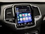 Volvo XC90 2.0 T8 Twin Engine AWD R-Design 7 Persoons 408Pk Automaat (PANORAMADAK, LUCHTVERING, BOWERS&WILKINS, HEAD-UP DISPLAY, 360 CAMERA, APPLE CARPLAY, LUXE LEDER, MEMORY SEATS, TREKHAAK, ADAPTIVE CRUISE, NIEUWSTAAT)
