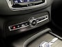 Volvo XC90 2.0 T8 Twin Engine AWD R-Design 7 Persoons 408Pk Automaat (PANORAMADAK, LUCHTVERING, BOWERS&WILKINS, HEAD-UP DISPLAY, 360 CAMERA, APPLE CARPLAY, LUXE LEDER, MEMORY SEATS, TREKHAAK, ADAPTIVE CRUISE, NIEUWSTAAT)