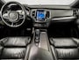 Volvo XC90 2.0 T8 Twin Engine AWD R-Design 7 Persoons 408Pk Automaat (PANORAMADAK, LUCHTVERING, BOWERS&WILKINS, HEAD-UP DISPLAY, 360 CAMERA, APPLE CARPLAY, LUXE LEDER, MEMORY SEATS, TREKHAAK, ADAPTIVE CRUISE, NIEUWSTAAT)