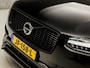 Volvo XC90 2.0 T8 Twin Engine AWD R-Design 7 Persoons 408Pk Automaat (PANORAMADAK, LUCHTVERING, BOWERS&WILKINS, HEAD-UP DISPLAY, 360 CAMERA, APPLE CARPLAY, LUXE LEDER, MEMORY SEATS, TREKHAAK, ADAPTIVE CRUISE, NIEUWSTAAT)