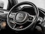 Volvo XC90 2.0 T8 Twin Engine AWD R-Design 7 Persoons 408Pk Automaat (PANORAMADAK, LUCHTVERING, BOWERS&WILKINS, HEAD-UP DISPLAY, 360 CAMERA, APPLE CARPLAY, LUXE LEDER, MEMORY SEATS, TREKHAAK, ADAPTIVE CRUISE, NIEUWSTAAT)
