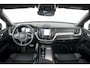Volvo XC60 2.0 B5 R-Design | Trekhaak | 360 camera | Panoramadak | Harman Kardon audio | 4 zone climate control | Stoel- en stuurwielverwarming | Adaptive cruise control | Head-up display |