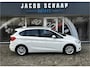 BMW 2-Serie Active Tourer 218i Essential Automaat / Navigatie / Parkeerhulp / Airco / Sportstoelen / 16" LM