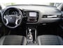 Mitsubishi Outlander 2.4 PHEV Pure 4WD Automaat Leder/Alcantara Navi Camera Apple Carplay Clima Cruise Keyless Entry LMV NL Auto.