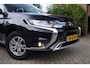 Mitsubishi Outlander 2.4 PHEV Pure 4WD Automaat Leder/Alcantara Navi Camera Apple Carplay Clima Cruise Keyless Entry LMV NL Auto.