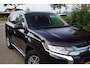 Mitsubishi Outlander 2.4 PHEV Pure 4WD Automaat Leder/Alcantara Navi Camera Apple Carplay Clima Cruise Keyless Entry LMV NL Auto.