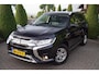 Mitsubishi Outlander 2.4 PHEV Pure 4WD Automaat Leder/Alcantara Navi Camera Apple Carplay Clima Cruise Keyless Entry LMV NL Auto.