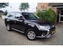 Mitsubishi Outlander 2.4 PHEV Pure 4WD Automaat Leder/Alcantara Navi Camera Apple Carplay Clima Cruise Keyless Entry LMV NL Auto.