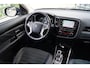 Mitsubishi Outlander 2.4 PHEV Pure 4WD Automaat Leder/Alcantara Navi Camera Apple Carplay Clima Cruise Keyless Entry LMV NL Auto.