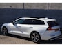 Volvo V60 2.0 B4 Plus Dark | Trekhaak | Adaptieve cruise control | 360 camera | Panoramadak | Stoel- en stuurverwarming | Actieve LED koplampen | Harman Kardon audio | Standkachel |