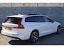 Volvo V60 2.0 B4 Plus Dark | Trekhaak | Adaptieve cruise control | 360 camera | Panoramadak | Stoel- en stuurverwarming | Actieve LED koplampen | Harman Kardon audio | Standkachel |