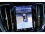 Volvo V60 2.0 B4 Plus Dark | Trekhaak | Adaptieve cruise control | 360 camera | Panoramadak | Stoel- en stuurverwarming | Actieve LED koplampen | Harman Kardon audio | Standkachel |
