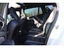 Volvo V60 2.0 B4 Plus Dark | Trekhaak | Adaptieve cruise control | 360 camera | Panoramadak | Stoel- en stuurverwarming | Actieve LED koplampen | Harman Kardon audio | Standkachel |